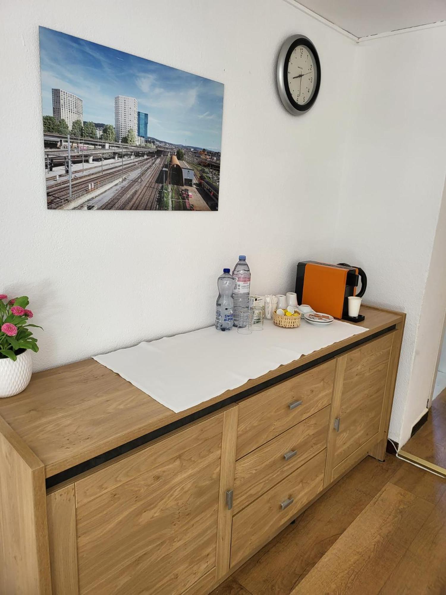 Bastis Central Guesthouse Lucerne City 외부 사진